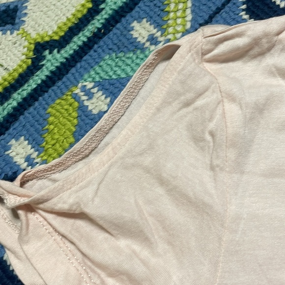 Calvin Klein Blush pink textured graphic tee - Picture 7 of 7